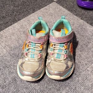 Girls sneakers
